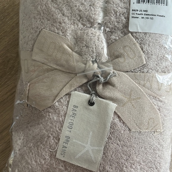 NWT Barefoot Dreams Cozychic Youth kids girls Sleeveless Hoodie Vest Stone soft - Picture 5 of 6